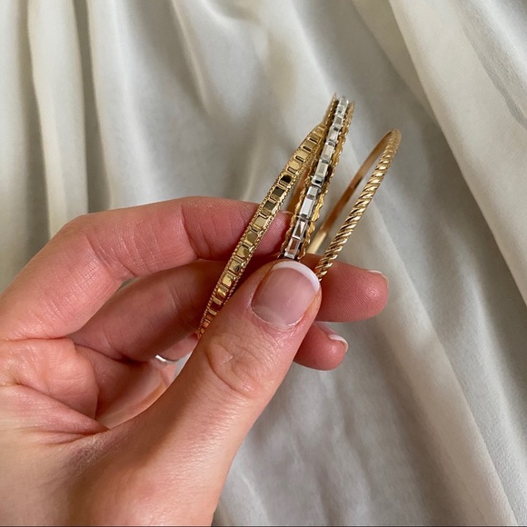 Gold Baguette CZ Textured Bangle Bracelet Set - Picture 4 of 4